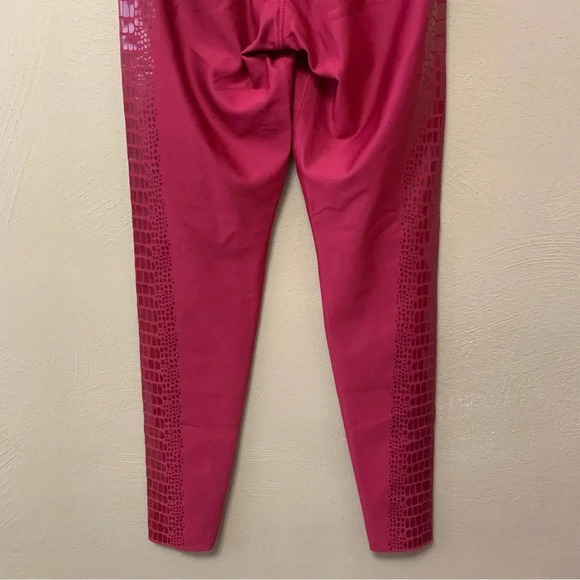 Ultracor Lux Essentials Crocodile Legging in Pink Size Medium - Picture 7 of 15